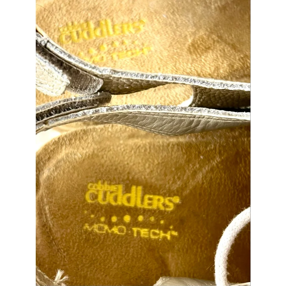 Cobbie Cuddlers Maizie Memo-Tech Women Gold Leather Sandals Sz 10